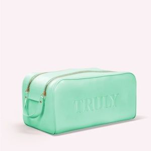 NEW truly vanity case!